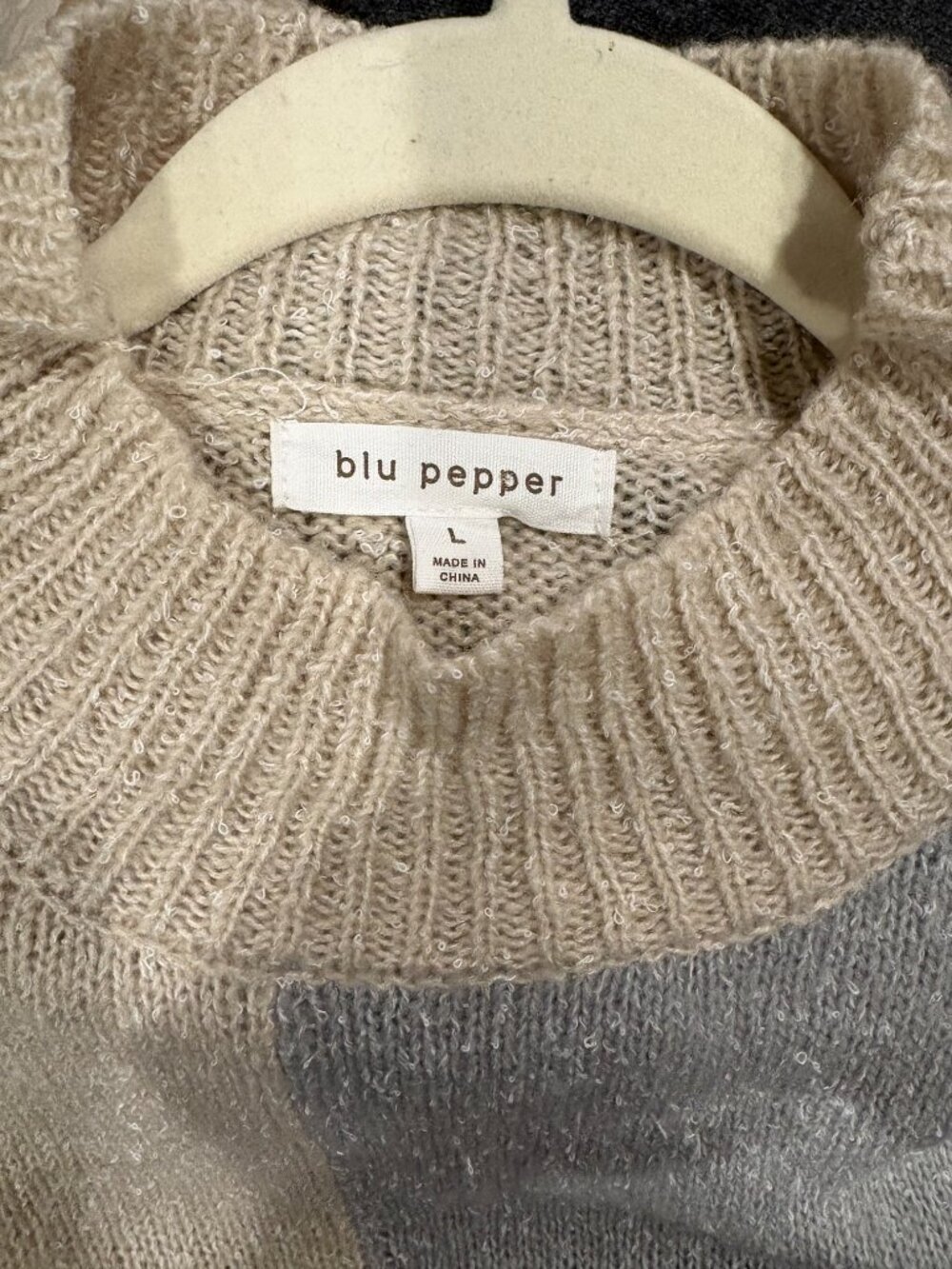 Blu Pepper Color Block Sweater - size L - Picture 3 of 3